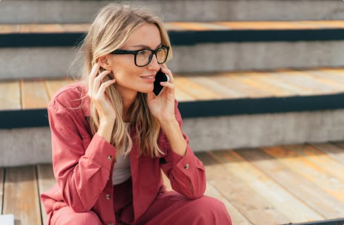 femme au téléphone